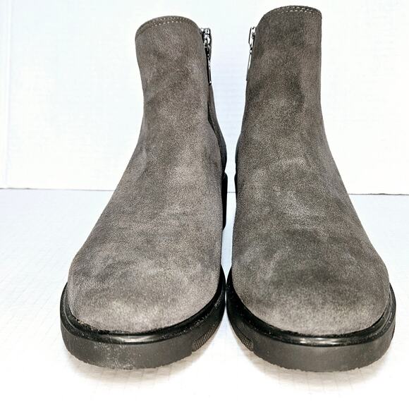 Blondo Luisa Gray Suede Waterproof Wedge‎ Heel Chelsea Ankle Boots Size 8.5M - Picture 2 of 11